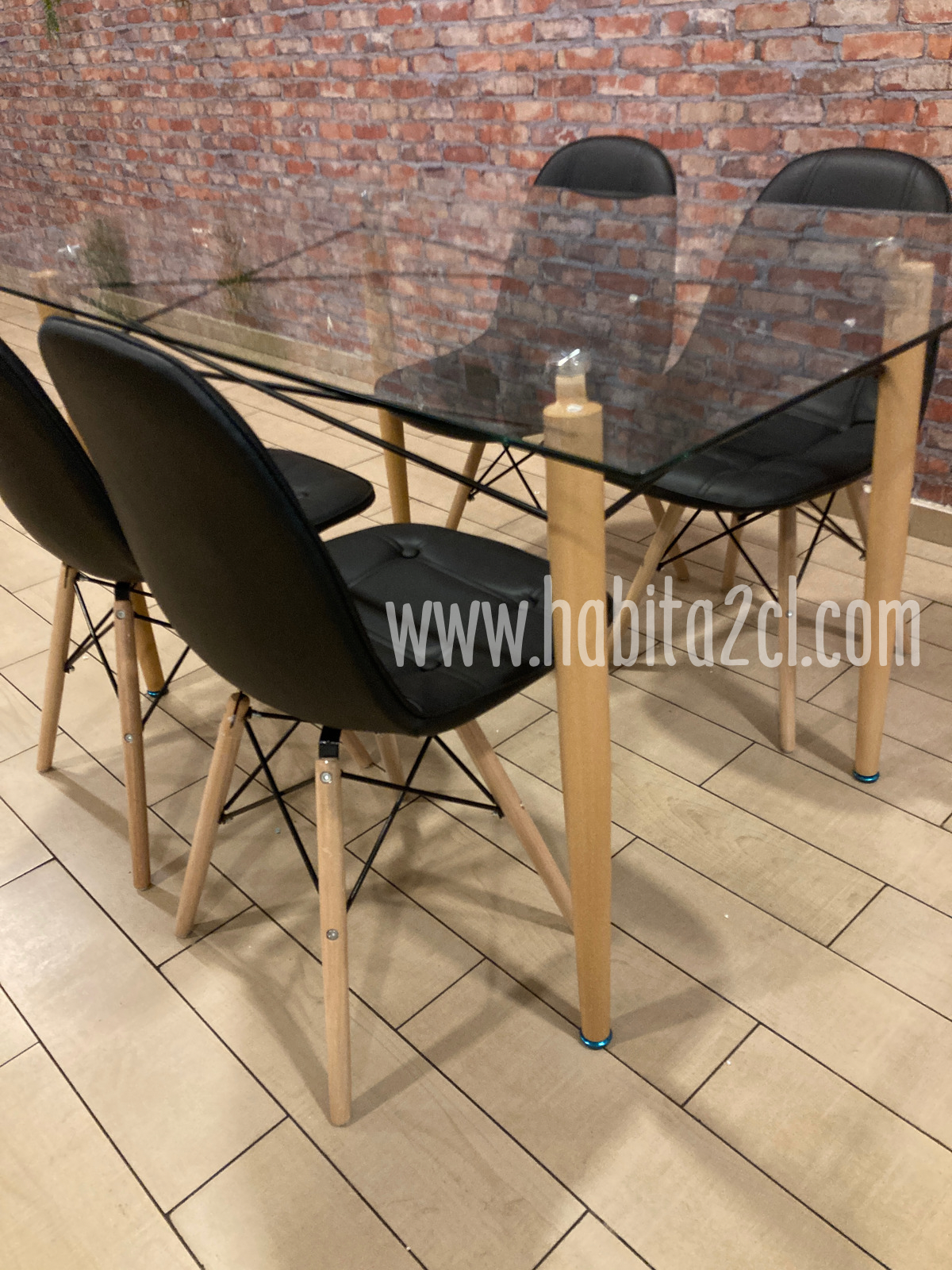 Comedor Charles Buckle